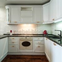 Классический гарнитур белого цвета