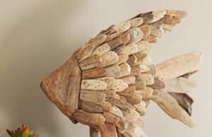 Изделия из того, чем поделилось море деревянная рыбка