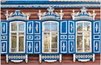 Реснички на глазах дома голубой и белый
