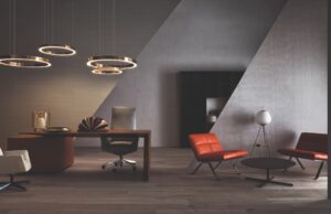 Стильный, современный стол руководителя Poltrona Frau Group